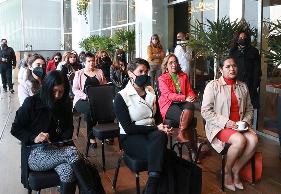 Buscan crear en una agenda que permita la integración de las mujeres en espacios públicos como el sector económico