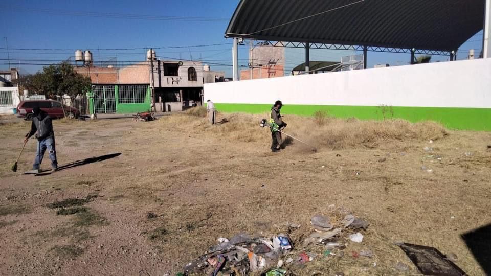 Continúa la limpieza de áreas verdes en el municipio de Soledad