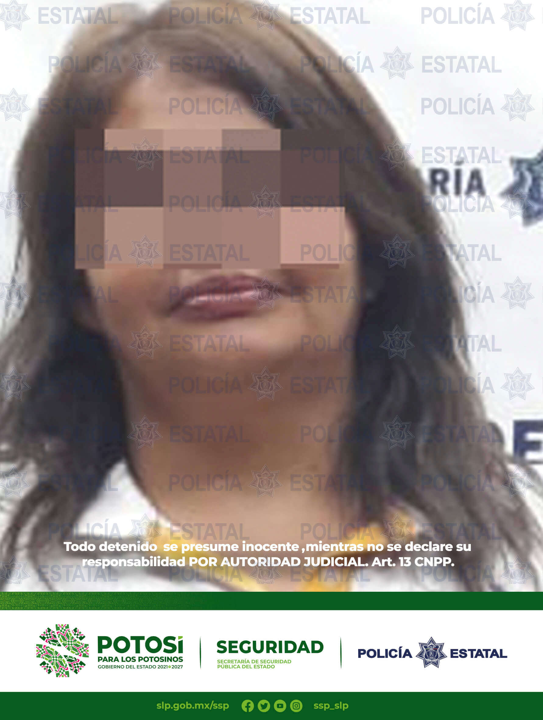 Una mujer que fue señalada como presunta responsable del robo de varios artículos de un supermercado, fue detenida por Policías Estatales.