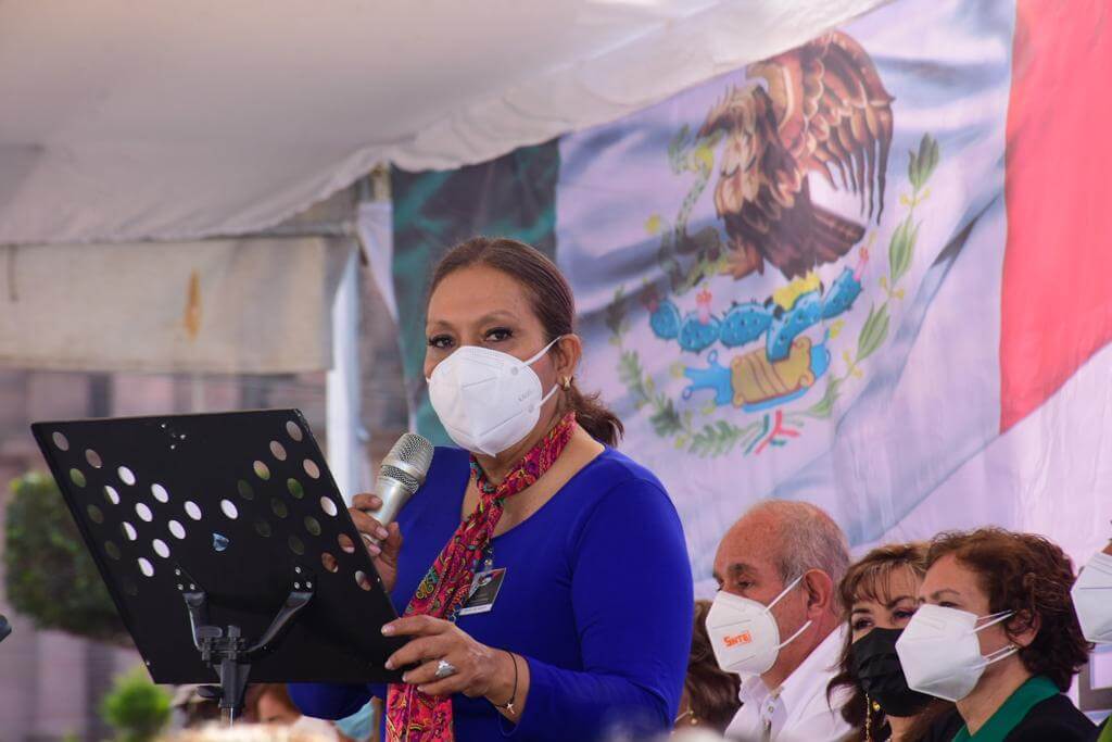 Con poesías y reseñas, estudiantes de más de diez planteles educativos ubicados en Soledad conmemoraron el Día de la Bandera.