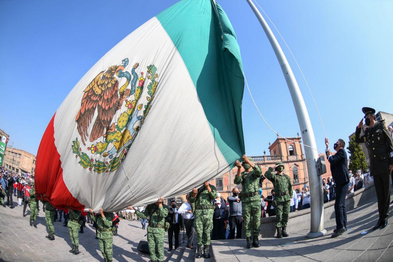 Ricardo Gallardo, acompañado de autoridades civiles y militares presidió este jueves 24 de febrero el 201 Aniversario del Día de la Bandera