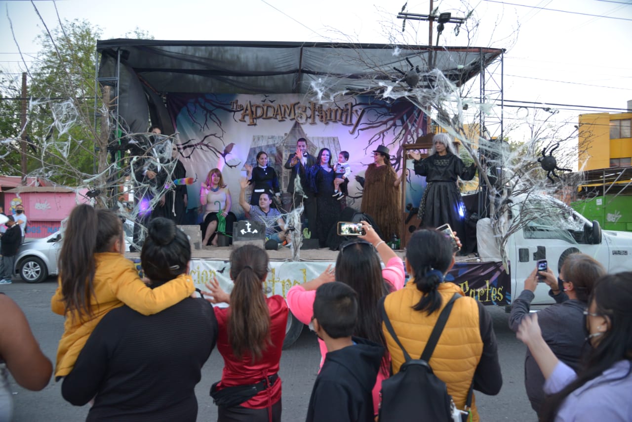 Calles y avenidas de Soledad, vibraron con el paso de los carros alegóricos que enmarcaron la celebración del tradicional Carnaval 2022