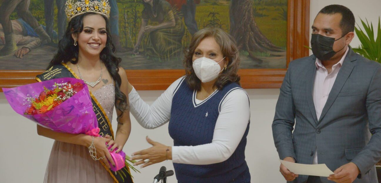 Se realizó un evento para coronar a Salma Pamela Rodríguez Reyes que se convertirá en la imagen del municipio.
