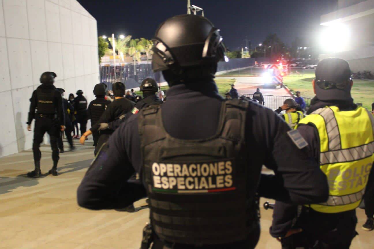 La noche de este miércoles, agentes de Seguridad Pública del Estado, llevaron a cabo la detención de dos aficionados.