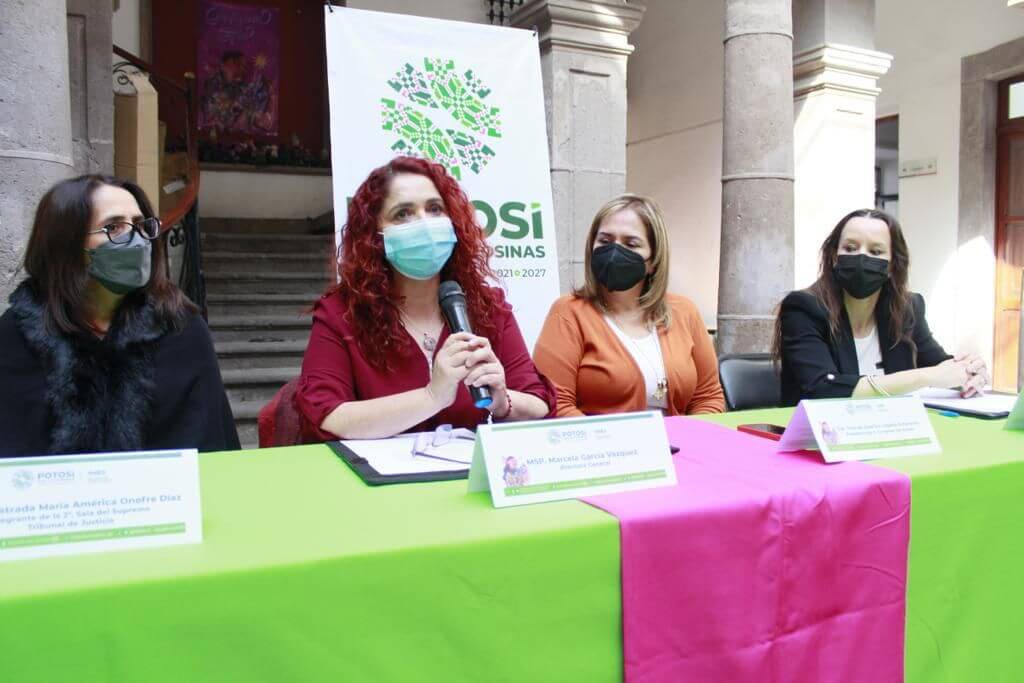 La dependencia organizó las Jornadas por el XX Aniversario del Instituto de las Mujeres del Estado de San Luis Potosí.