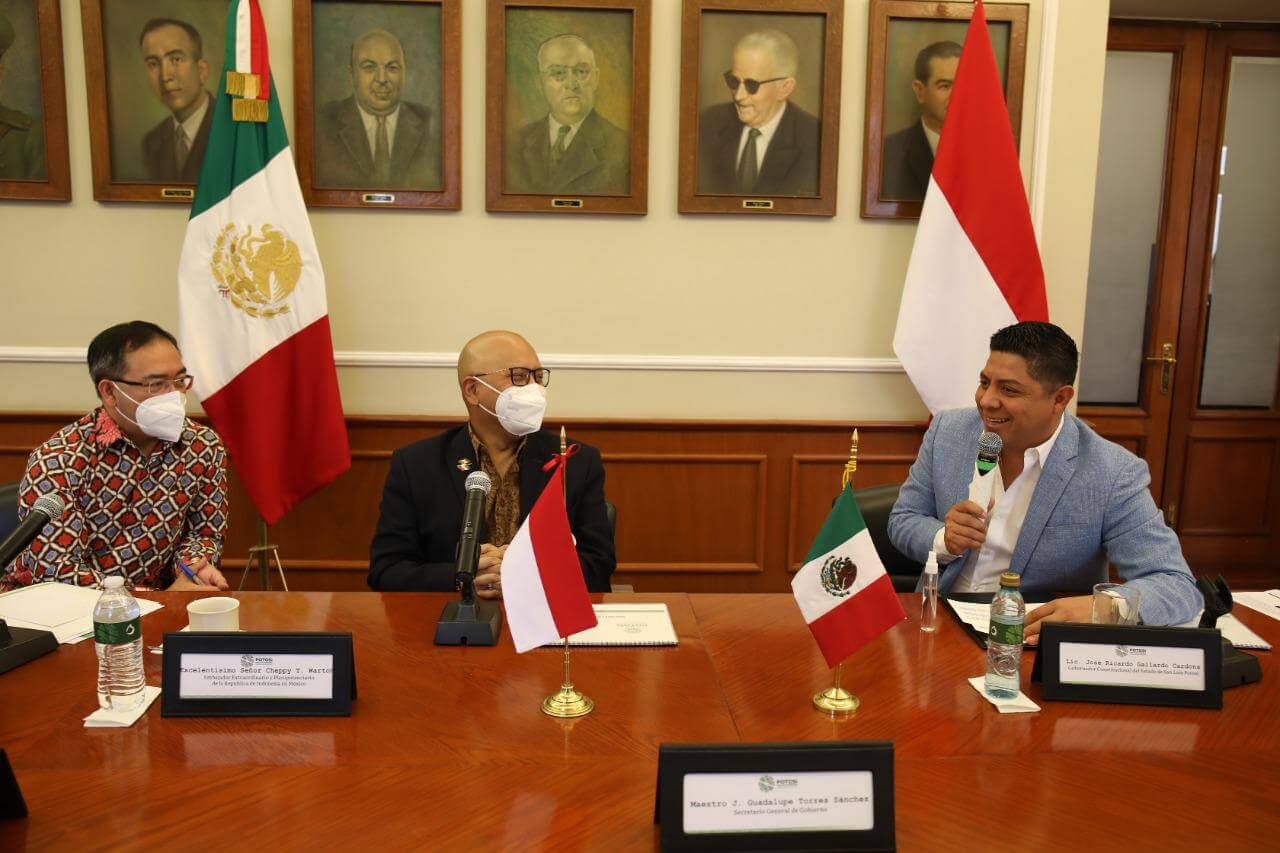 Ricardo Gallardo Cardona recibe en Palacio de Gobierno al Embajador de Indonesia en México, Cheppy T. Wartono