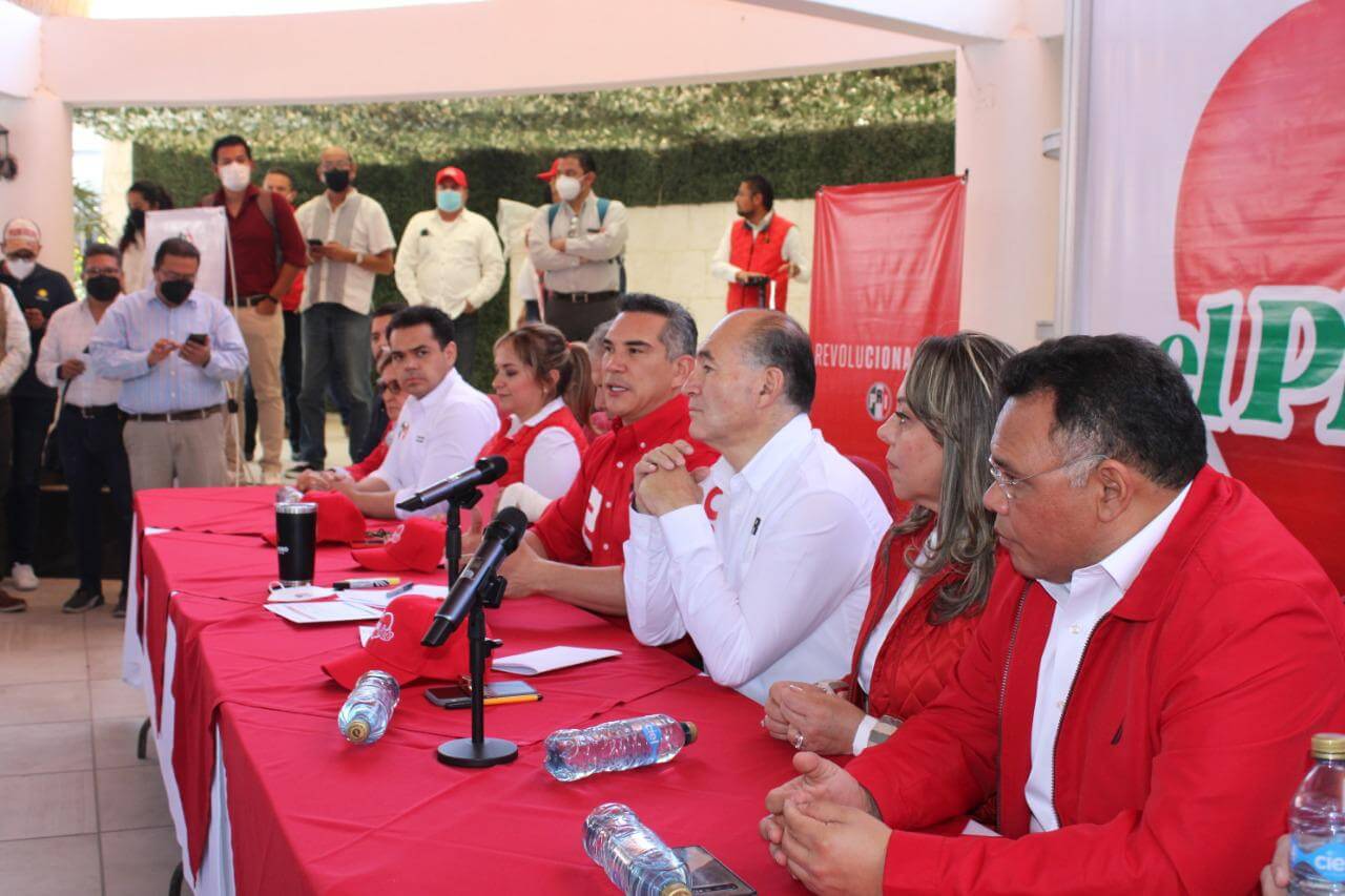 El presidente nacional del PRI, reconoció los avances en materia de seguridad pública que ha conseguido el alcalde de San Luis Potosí