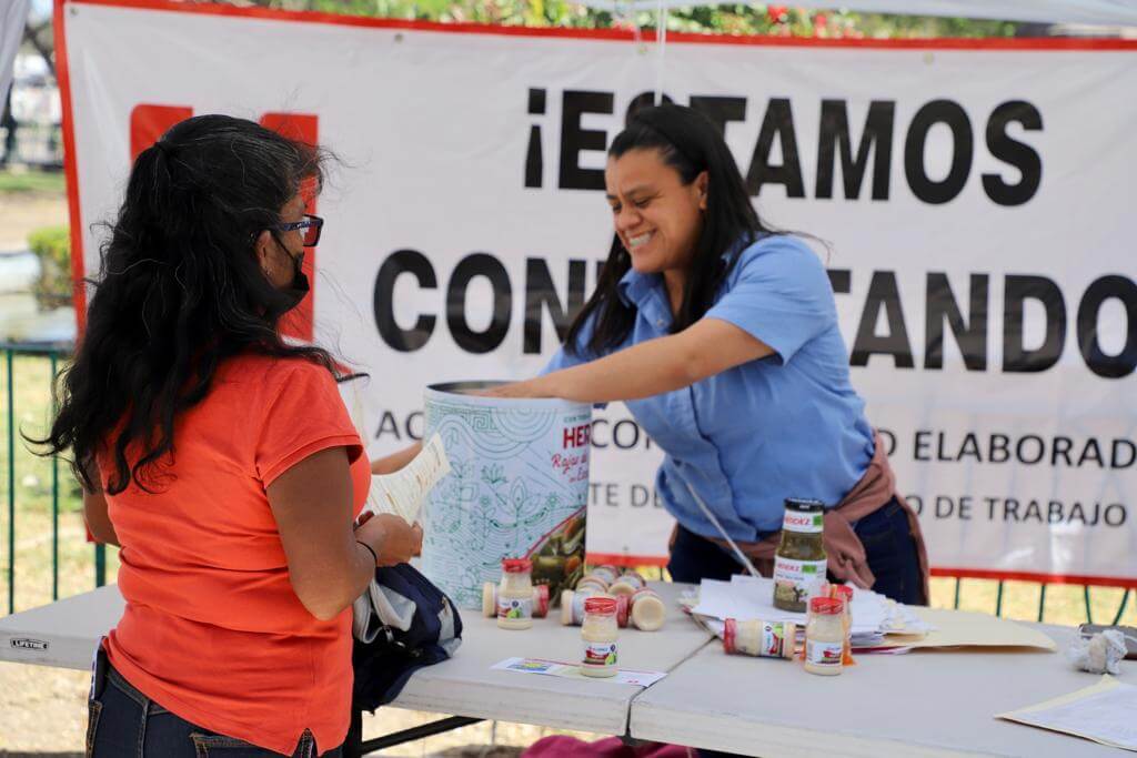 33 empresas ofrecen sus vacantes en un sitio accesible como es la Alameda Juan Sarabia de lunes a viernes de 8 a 2 de la tarde