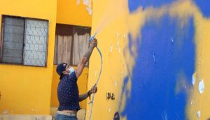 En total suman 118 mil 752.14 metros cuadrados de rehabilitación de pintura de fachadas de casas y edificios en seis colonias