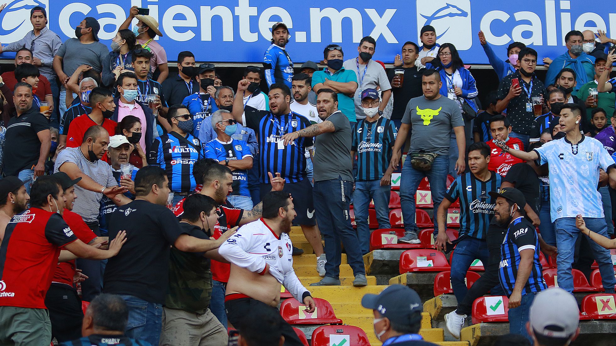Son 26 los heridos tras actos de violencia en el Estadio Corregidora de Querétaro
