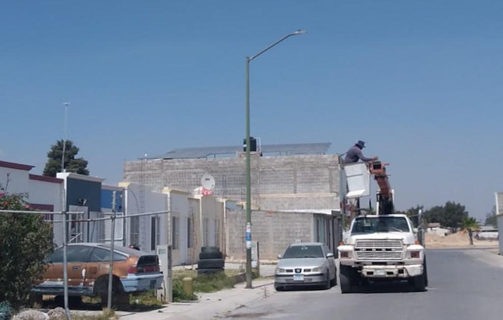 Siguen los trabajos para iluminar Soledad de Graciano Sánchez