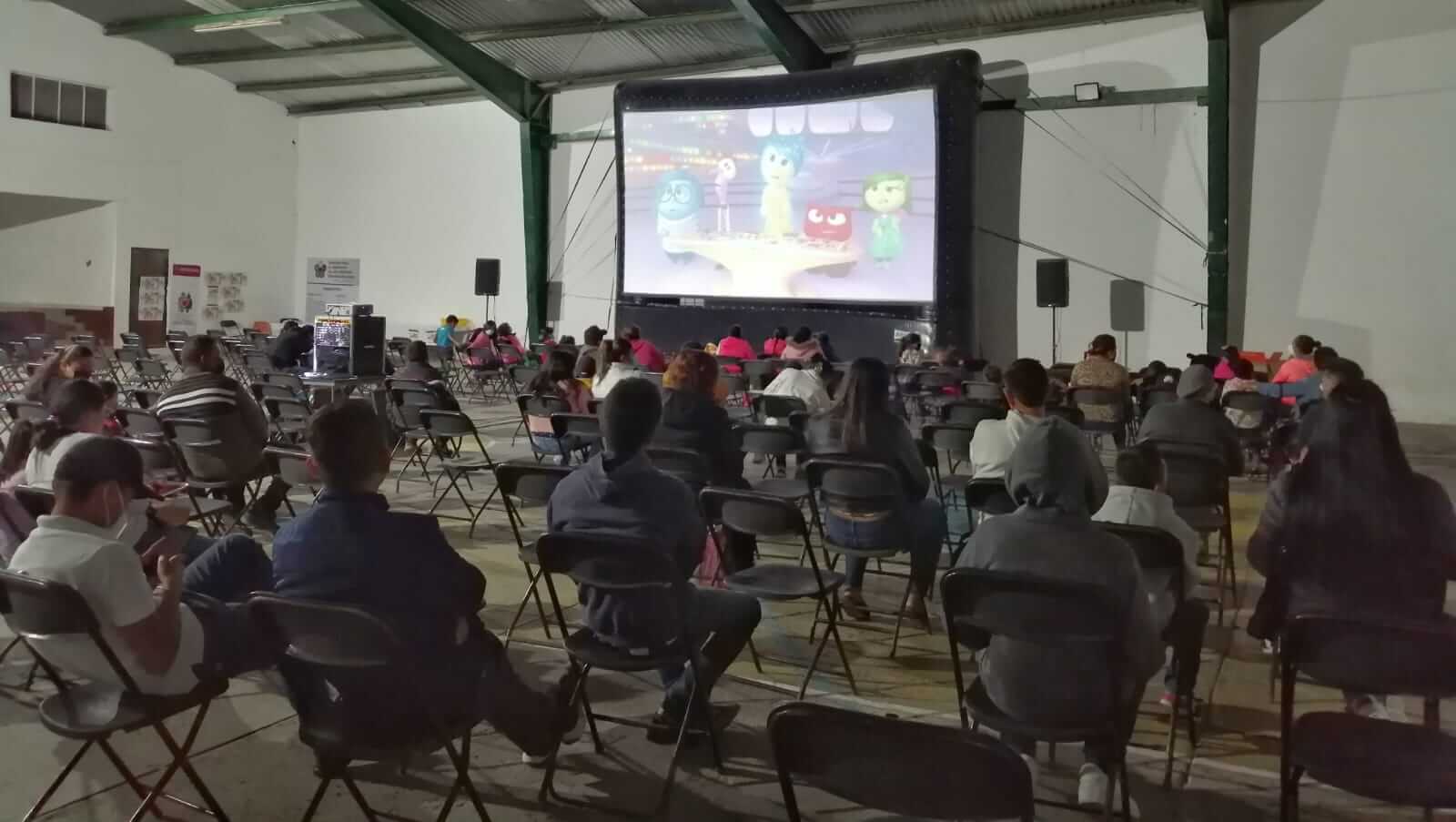 El auditorio municipal de Villa de Zaragoza fue el escenario para que la pantalla móvil de Cineteca Alameda proyectara un filme