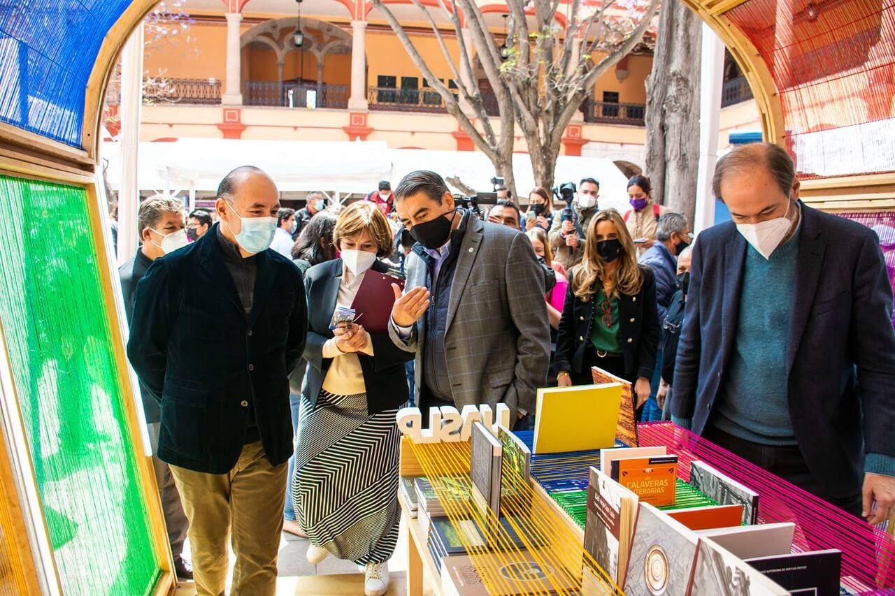 Con la presencia de Juan Villoro y Antonio Ramos Revillas, se realizó la Ceremonia de inauguración de la Feria Nacional del Libro UASLP