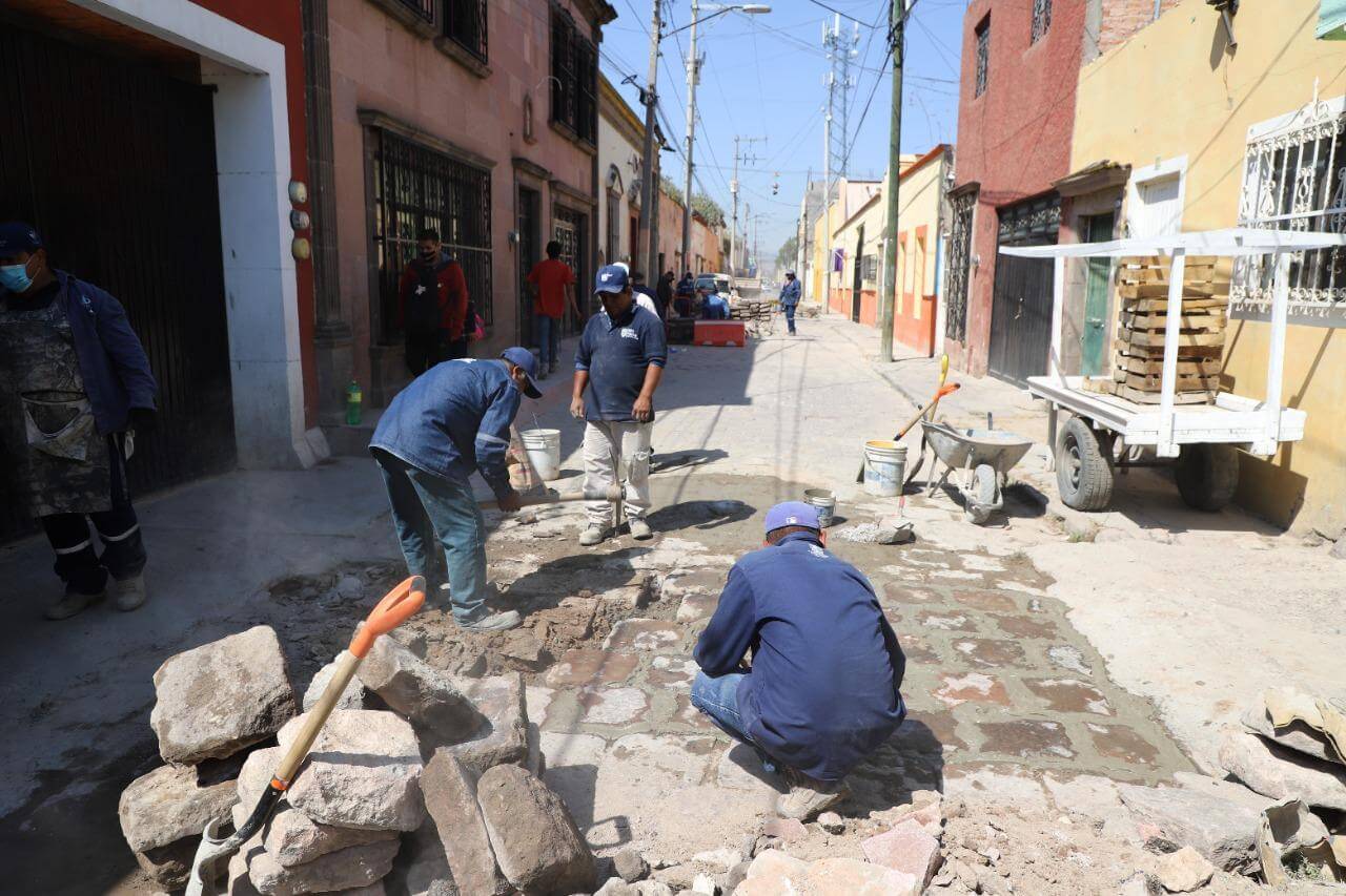 En una semana se aplicaron 856 metros cuadrados de concreto hidráulico y mil 477 metros cuadrados de bacheo