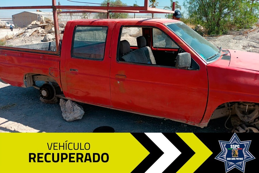 Oficiales de la SSPC localizaron en la colonia el Aguaje un vehículo que contaba con reporte de robo vigente.