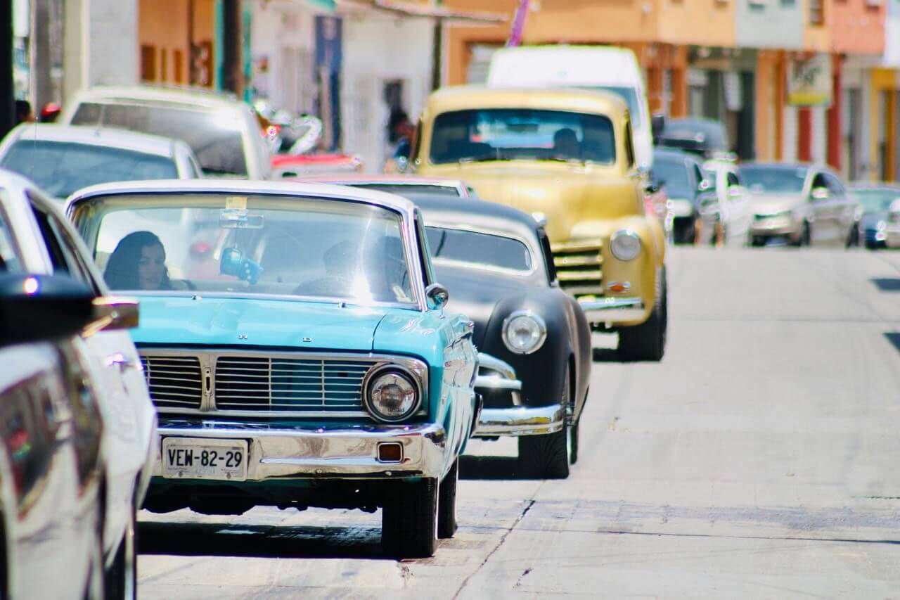 Mustang, Maverick entre los clásicos que recorrieron las calles de la cabecera municipal de Villa de Reyes.