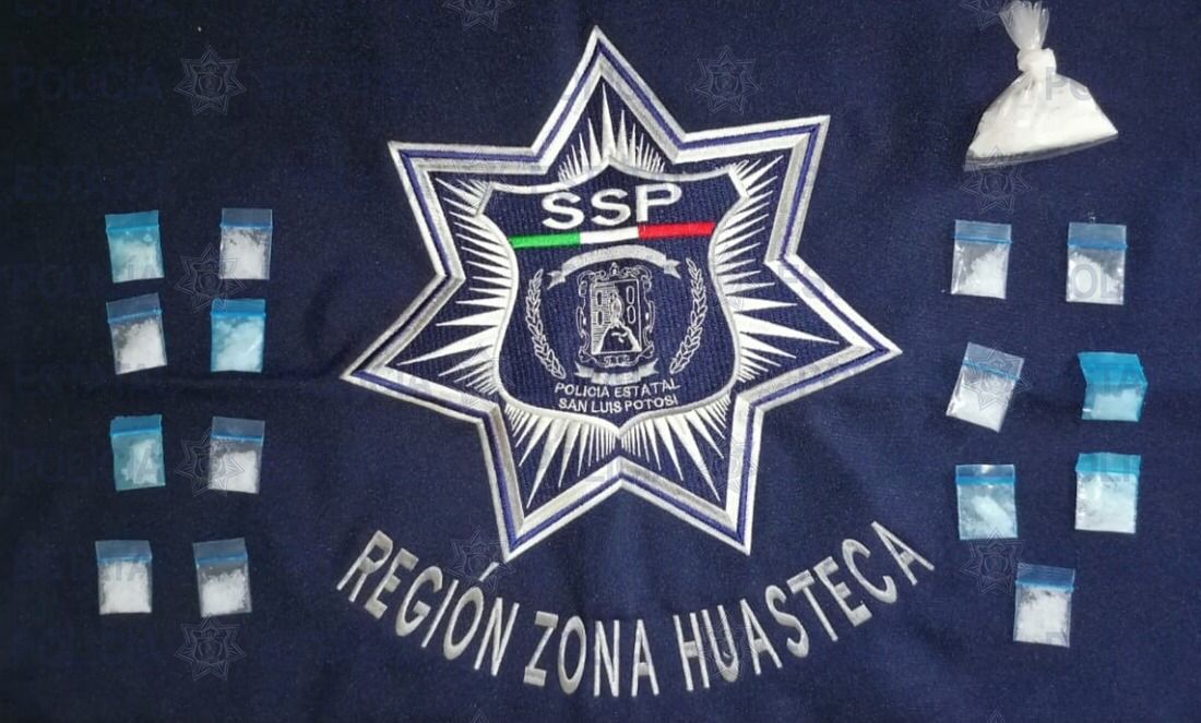 Perteneciente al Municipio de Axtla de Terrazas, Policías Estatales detuvieron a un hombre por presunta posesión de 16 dosis de droga.