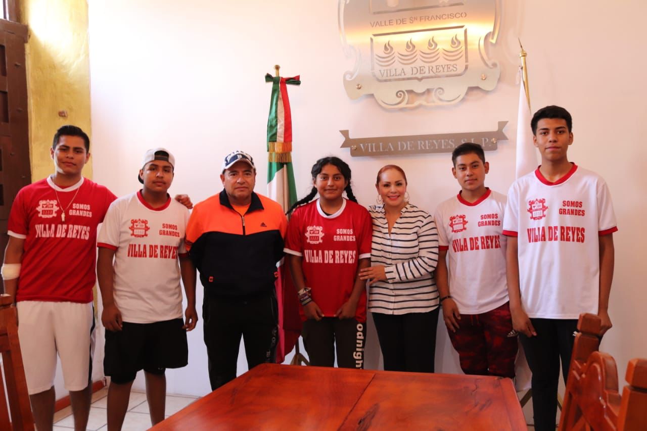 Jóvenes de Villa de Reyes representarán a SLP en Macro Regional de Atletismo.