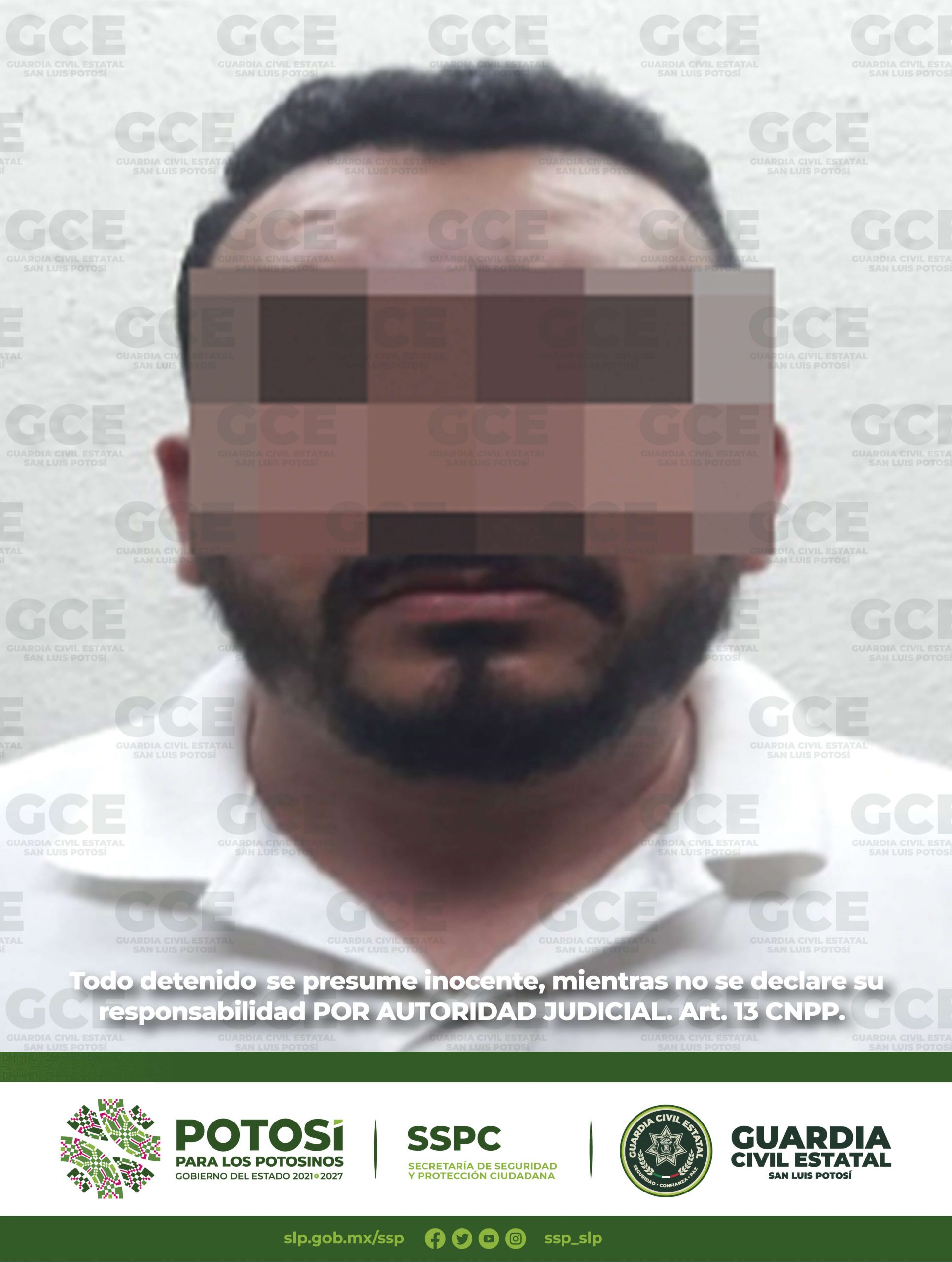 Policías de la Guardia Civil Estatal (GCE) detuvieron a tres masculinos por presunta posesión de vehículos con reporte de robo vigente.