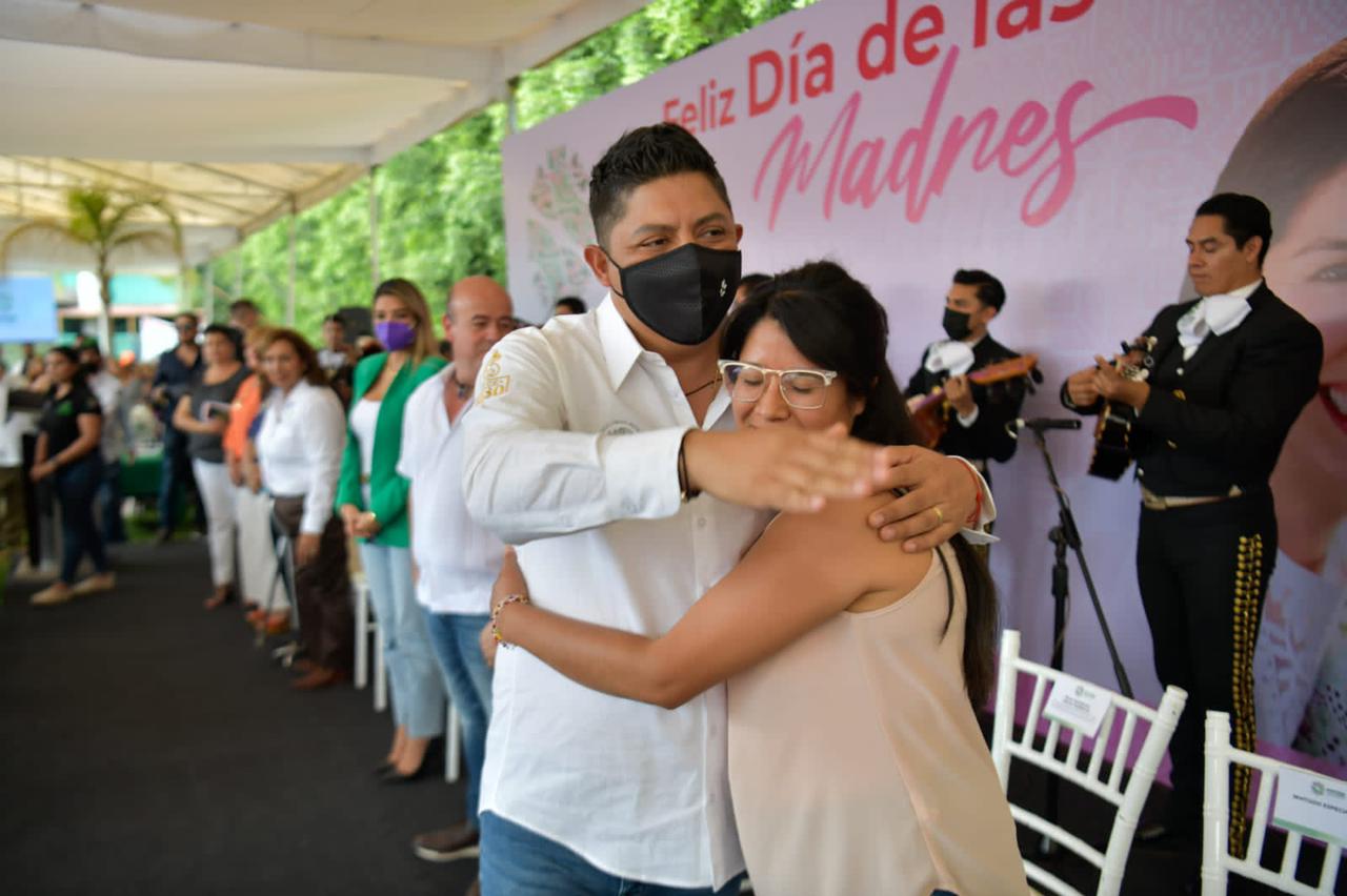 En Soledad, madres potosinas son reconocidas por el Gobernador