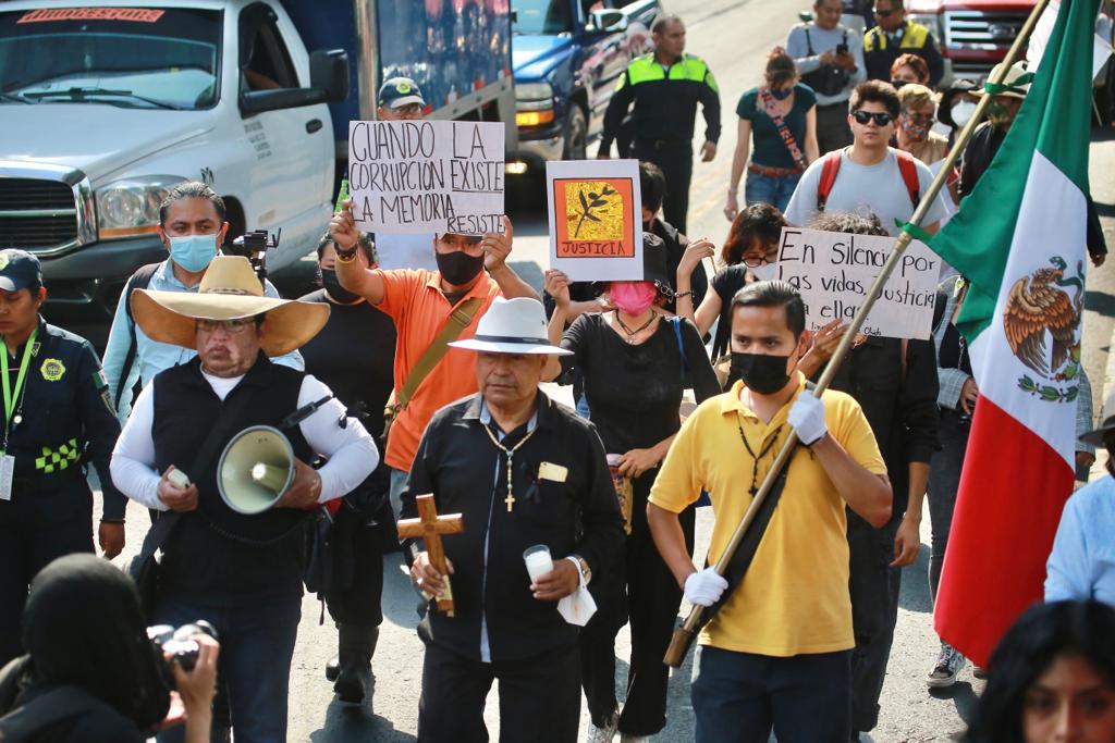 Marchan en CDMX para exigir justicia por las víctimas de la Línea 12
