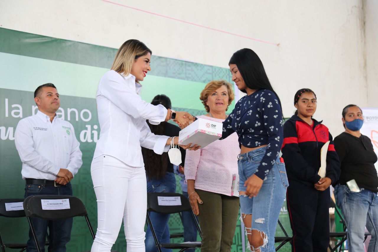 Alrededor de mil 200 mujeres fueron beneficiadas con la campaña “Caminemos de la Mano por una Menstruación Digna”