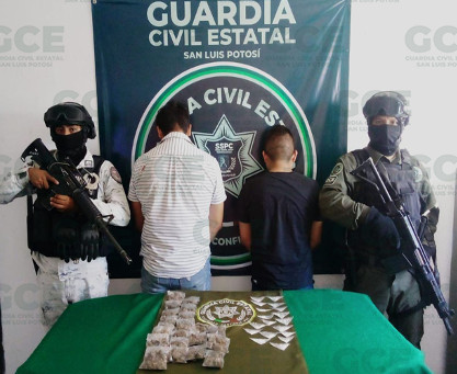 Detuvieron a dos hombres presuntos miembros de una organización delictiva, a quienes se les aseguraron dosis de marihuana y “cristal”