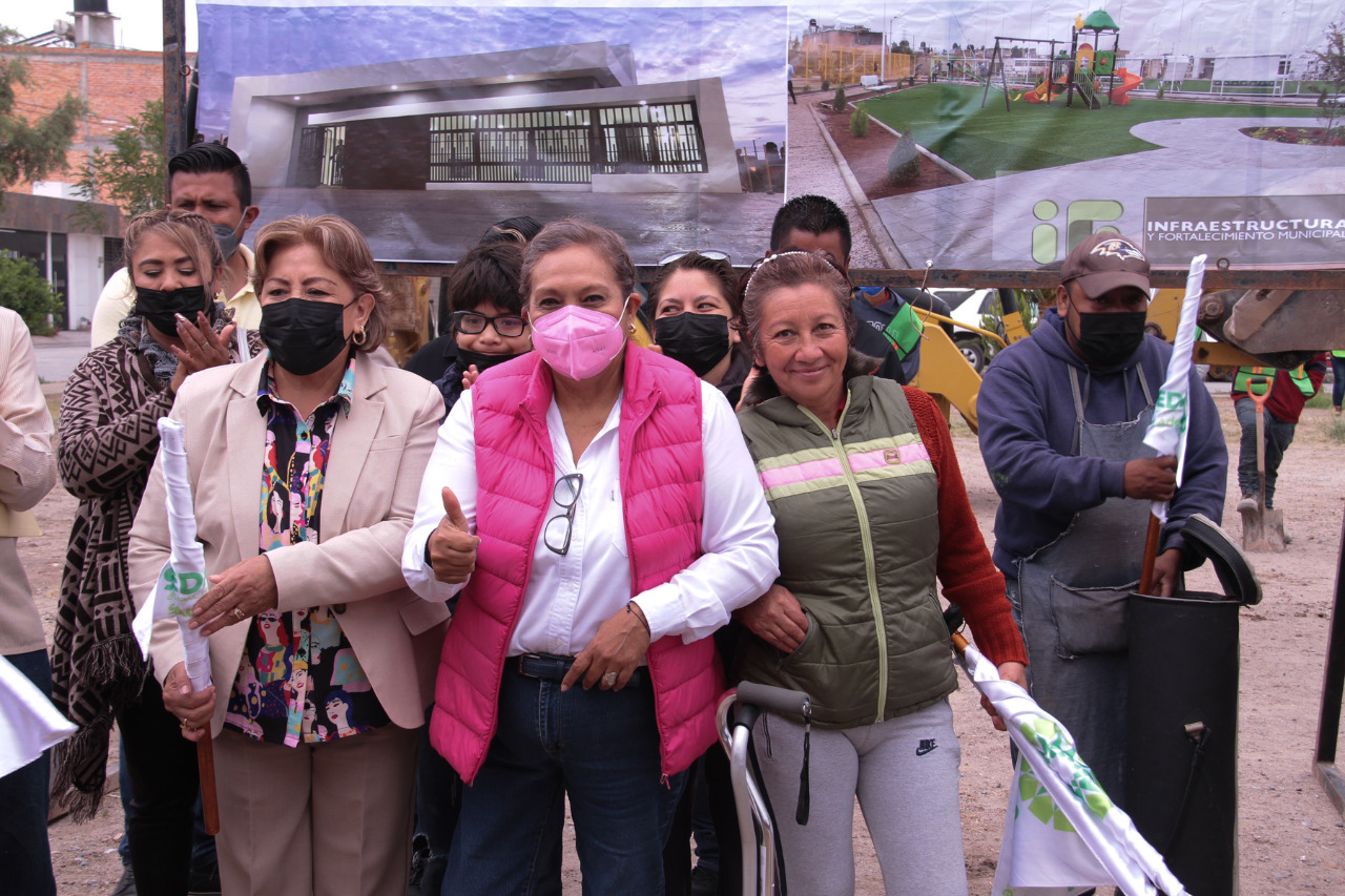 Alcaldesa da arranque a construcción de área recreativa en Real del Bosque