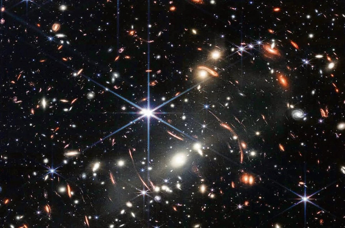 Revelan imágenes del universo a 13 mil millones de años luz de distancia