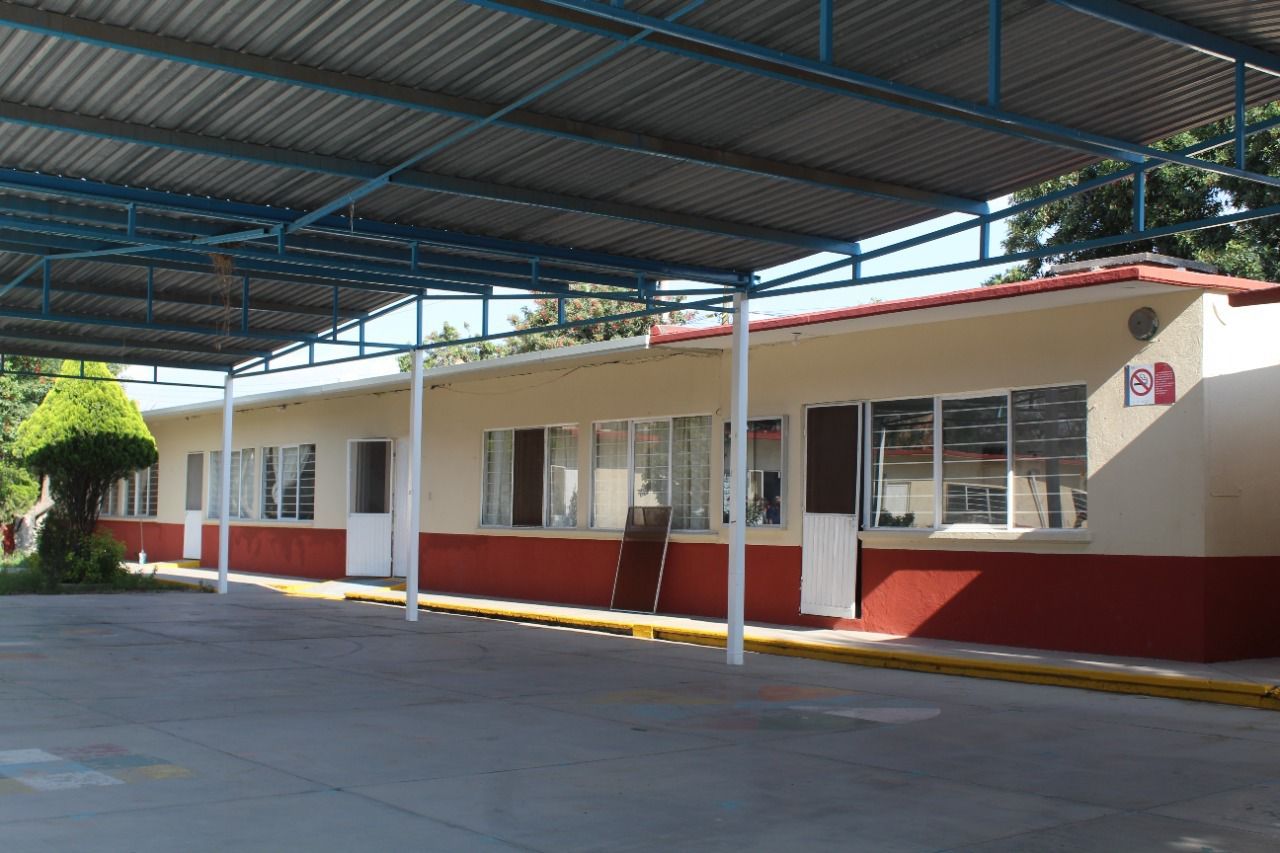 Con el programa “De Corazón mi Escuela” fueron regenerados baños, se ampliaron aulas y colocaron techos en escuelas de la delegación de Bocas.