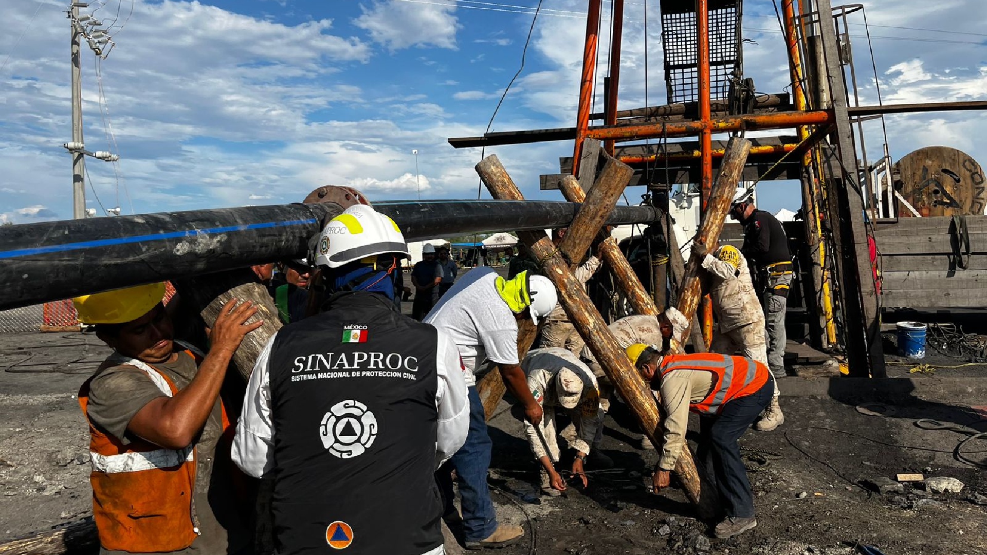 Rescate de mineros atrapados en Coahuila podría tardar entre seis y 11 meses