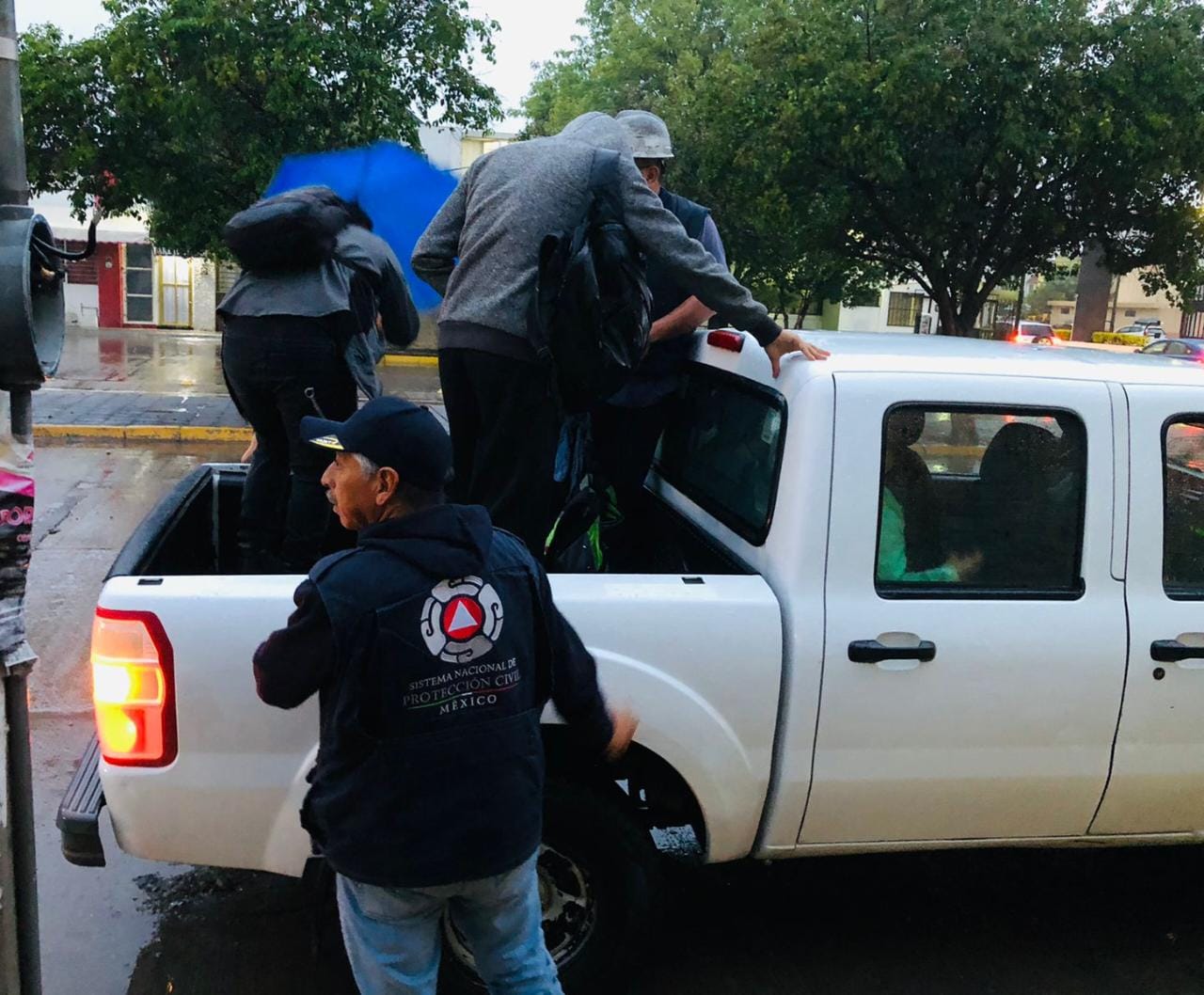 Protección Civil Municipal de Soledad, atiende las eventualidades que se presentaron ante la precipitación pluvial registrada