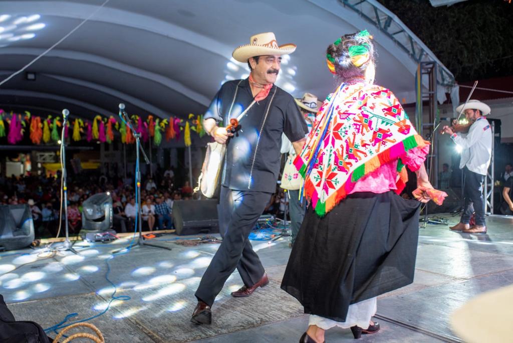 En este segundo día se llevaron a cabo representaciones rituales como “El baño del niño” sustentado en una tradición antigua de los pueblos indígenas