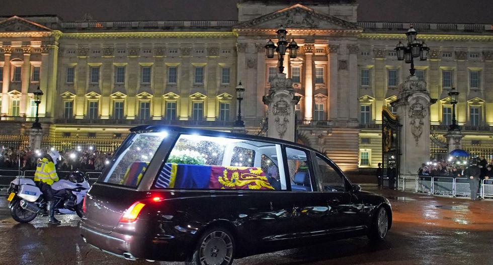 Los restos de la Reina Isabel II llegan al Palacio de Buckingham