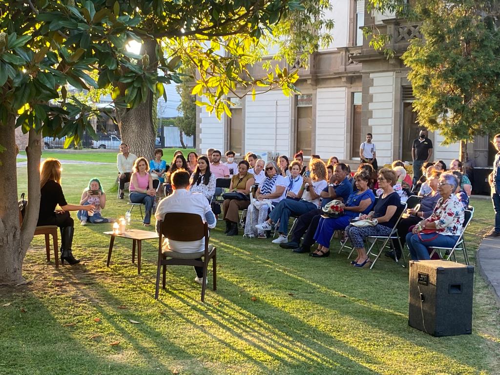 Invitan al público en general a participar en la edición de septiembre del programa “Versos en el Jardín micrófono abierto para poetas”