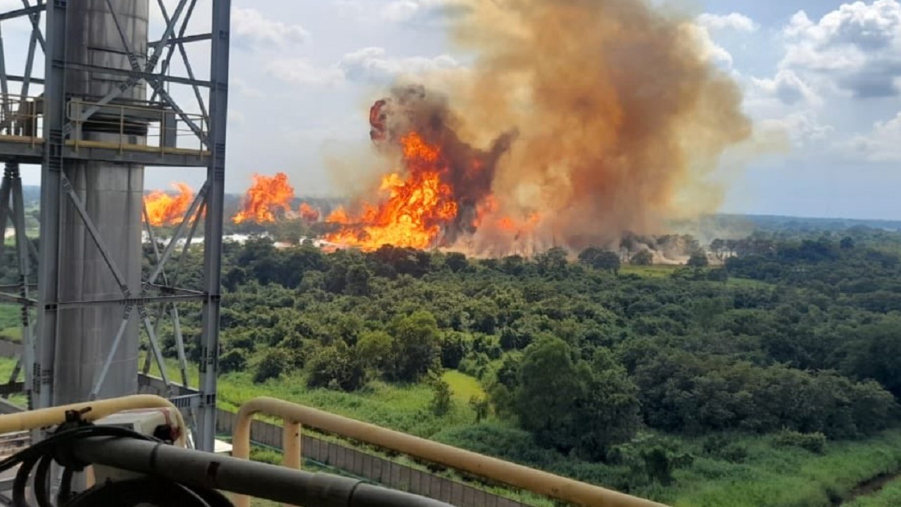 Explota ducto de gas en Huimanguillo, Tabasco