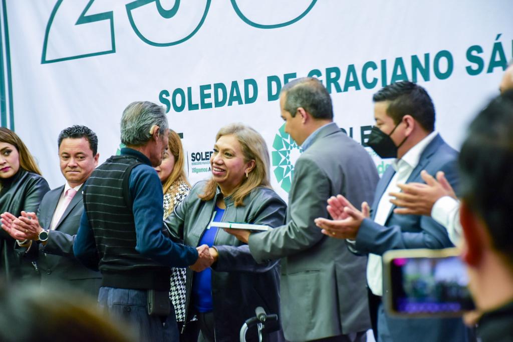 Durante el evento se galardonó a soledenses destacados y se inauguró la muestra pictórica “De Manos Soledenses”.