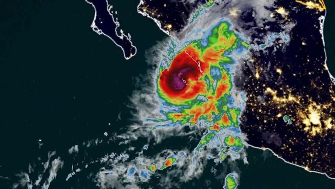 Huracán Orlene toca tierra en México como categoría 1