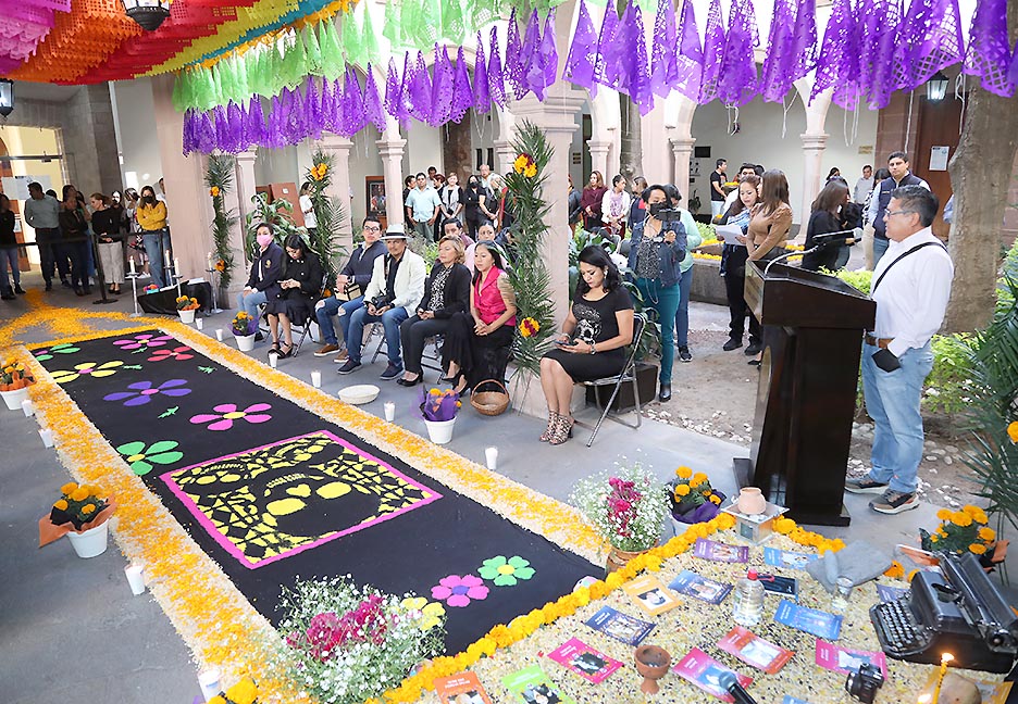 Construye Congreso altar de muertos en honor a las y los periodistas potosinos