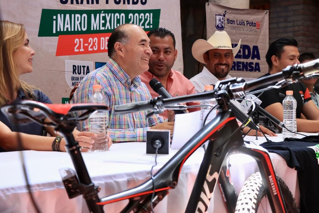 El alcalde Enrique Galindo anuncia descuentos del 50% para ciclistas de todo el estado de SLP en el Gran Fondo Nairo México.