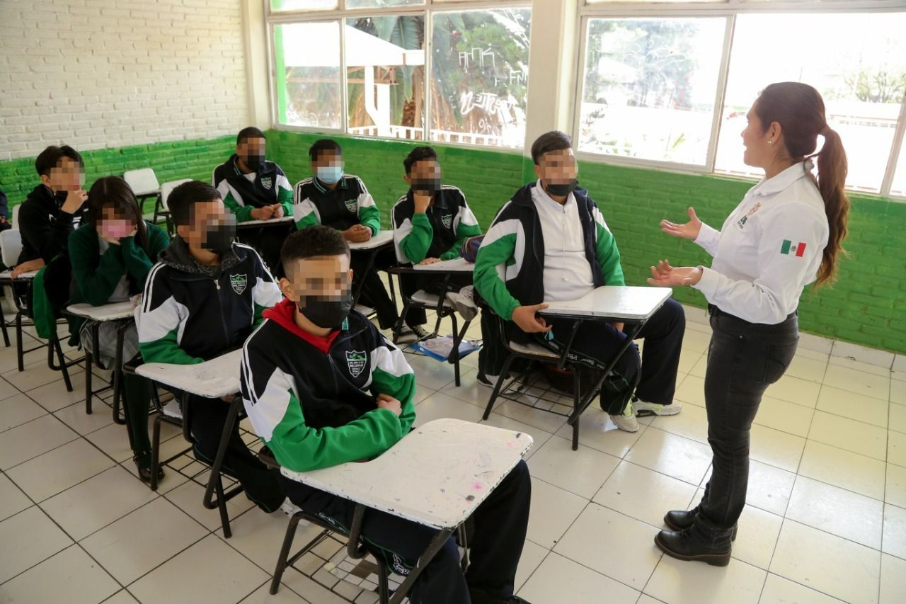 DIF impartió charlas informativas a estudiantes de secundaria a fin de mantener escuelas libres de violencia