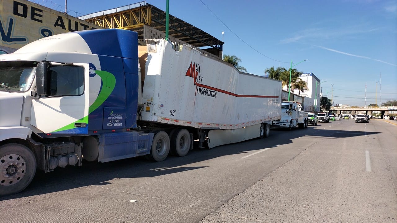 Únicamente se reportó una persona lesionada, no hubo fallecimientos y se obtuvo la cantidad de 460 mil pesos en gastos por daños materiales.