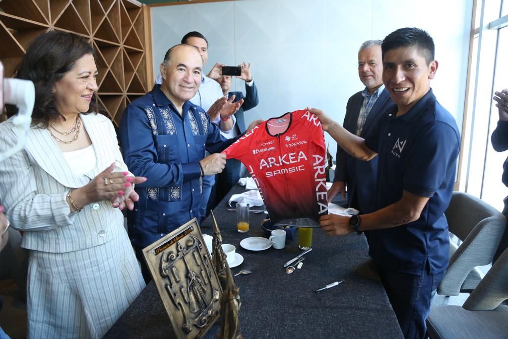 El histórico ciclista colombiano Nairo Quintana llega este jueves a San Luis Potosí
