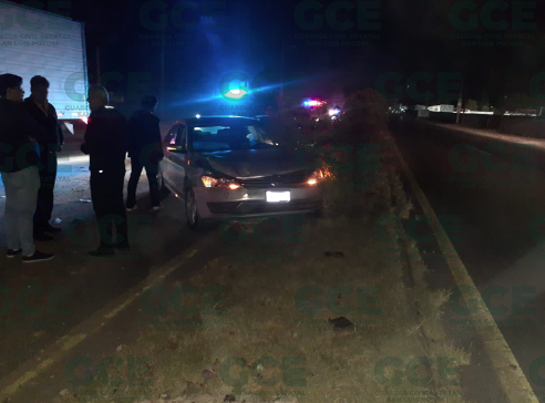 Agentes de la Guardia Civil Estatal (GCE) detuvieron a un hombre por presuntamente causar daños a un automóvil.