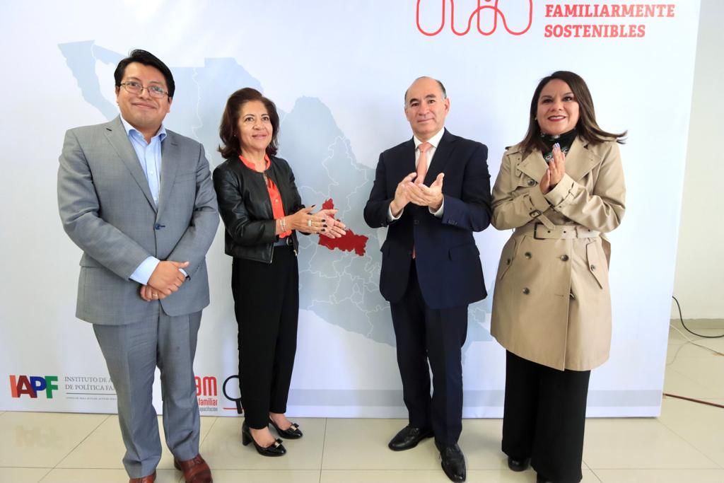 La capacitación a funcionarios municipales permitirá orientar las políticas públicas del Ayuntamiento al bienestar familiar.