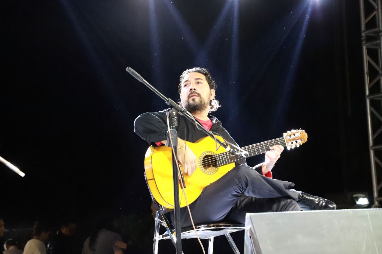 La Calzada de Guadalupe lució de gala con la guitarra de Antonio Rey