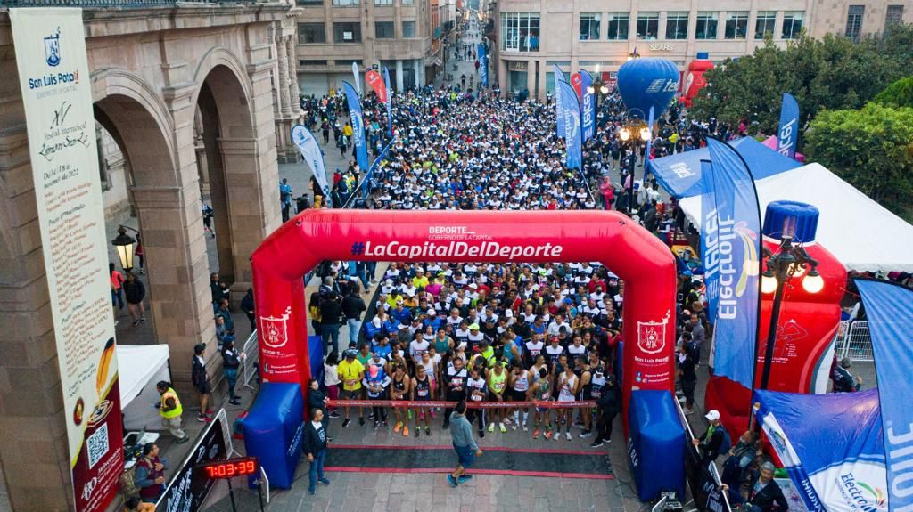 Más de 4 mil participantes en la primera edición del Medio Maratón Carrera por la Ciudad