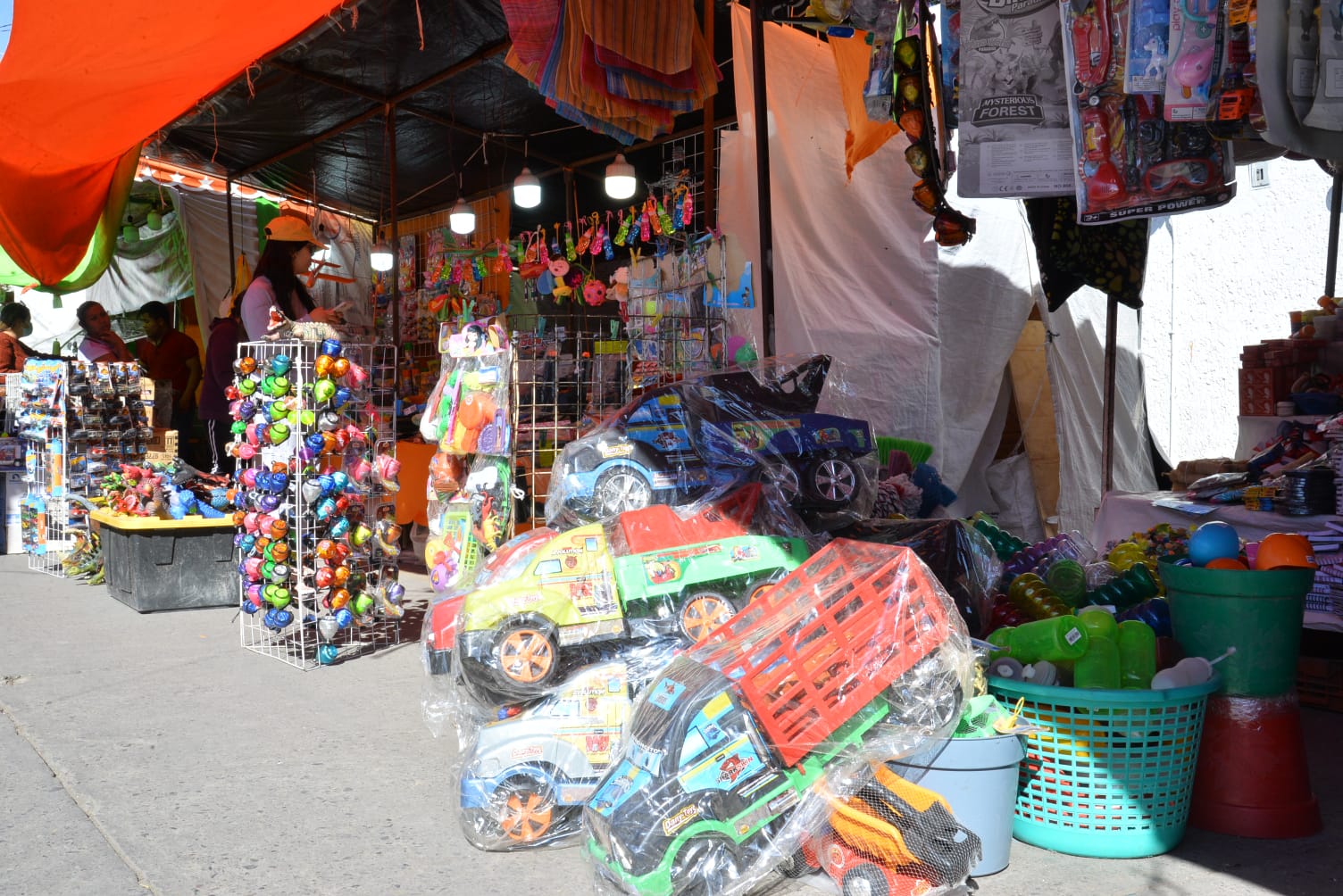 Detalló que los vendedores se instalaron a partir del día 12 de diciembre en las calles de Negrete y Matamoros