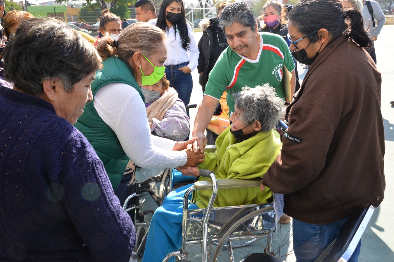 Por ello, los adultos de la tercera edad, agradecieron a la jefa de gobierno soledense, el apoyo económico otorgado recientemente.