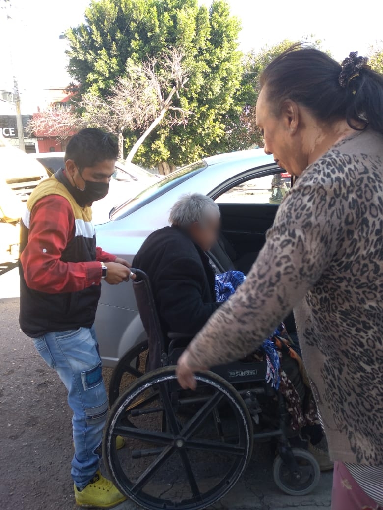 A través de un reporte ciudadano realizado por redes sociales, se informó que el ciudadano tenía cuatro días en el lugar.